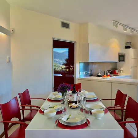 La Perla Di Sonenga - Giardino Apartment *